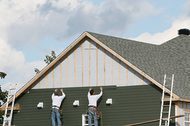 Professional Siding technician working in Dinwiddie, VA